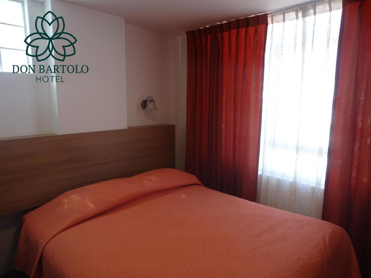 Hotel Don Bartolo Espinar エクステリア 写真