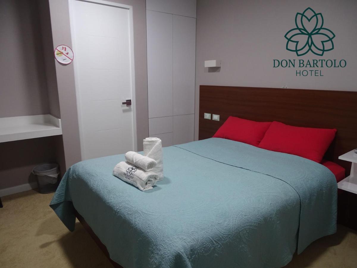 Hotel Don Bartolo Espinar エクステリア 写真
