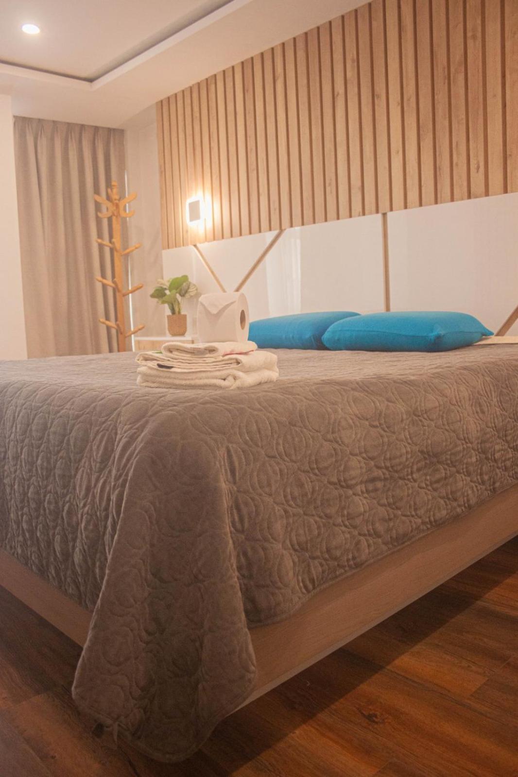 Hotel Don Bartolo Espinar エクステリア 写真